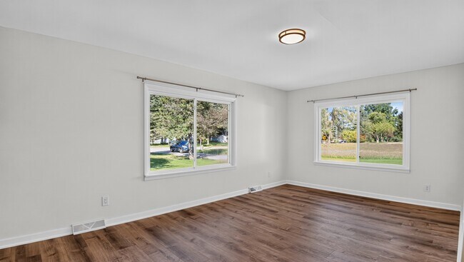 Building Photo - 3582 N Milford Rd