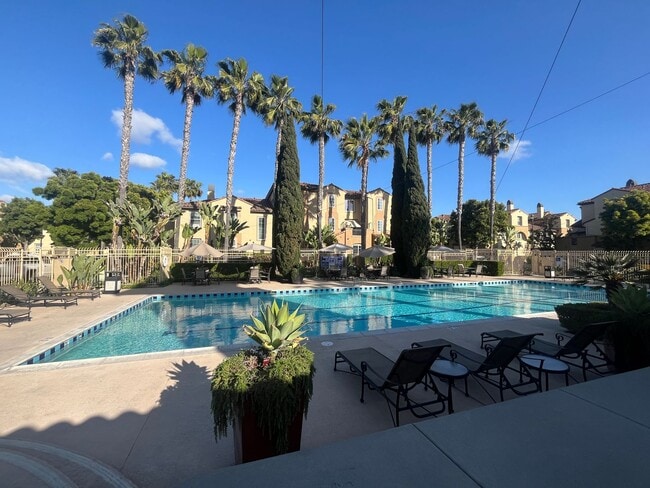 Building Photo - 3 Bed / 2.5 Bath Condo-Townhome in Otay Ranch