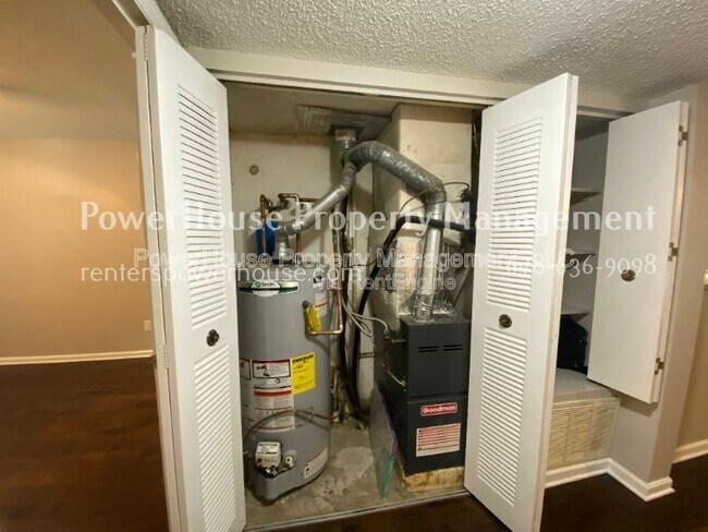 Building Photo - 5043 Brookside Ct