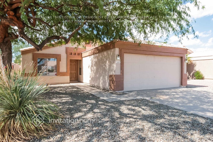Building Photo - 1688 S Pinto Dr