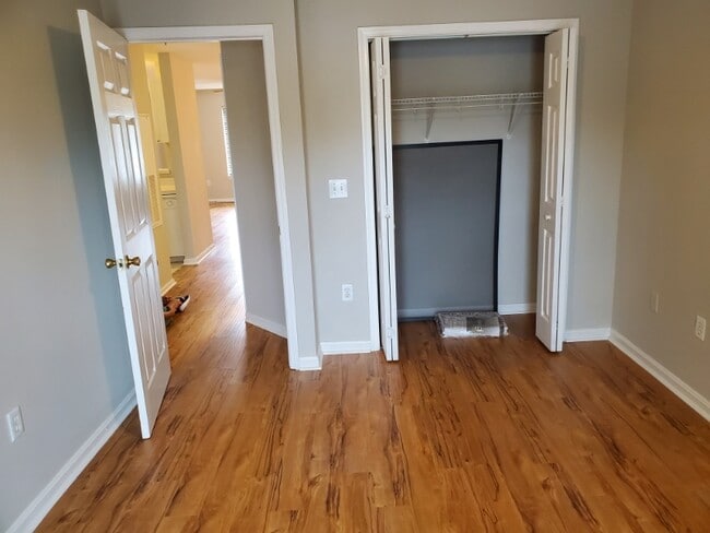 Building Photo - 501 Pinewood Rd