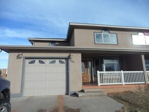 Building Photo - 1409 Thaxton Ct