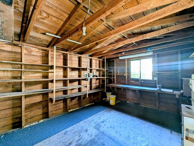 Building Photo - 3bd/.75ba Lynnwood Home