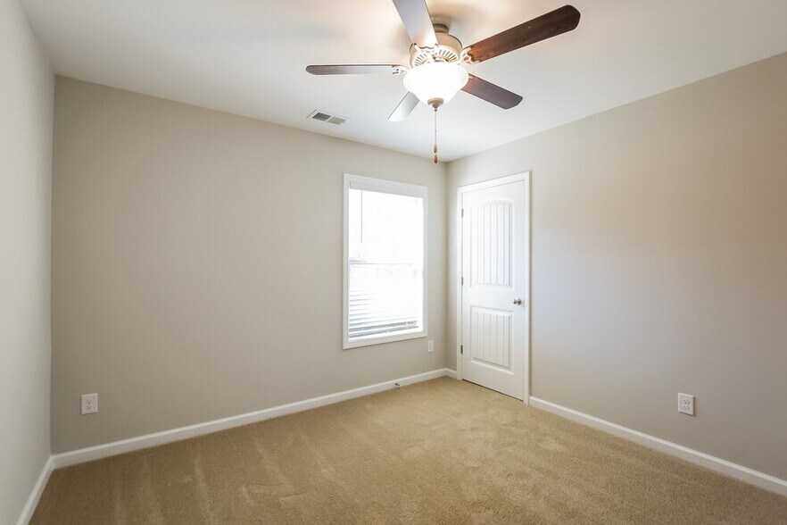 Building Photo - 345 Lenore Ct