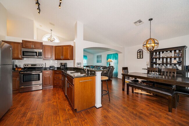 Building Photo - 2424 Hybrid Dr