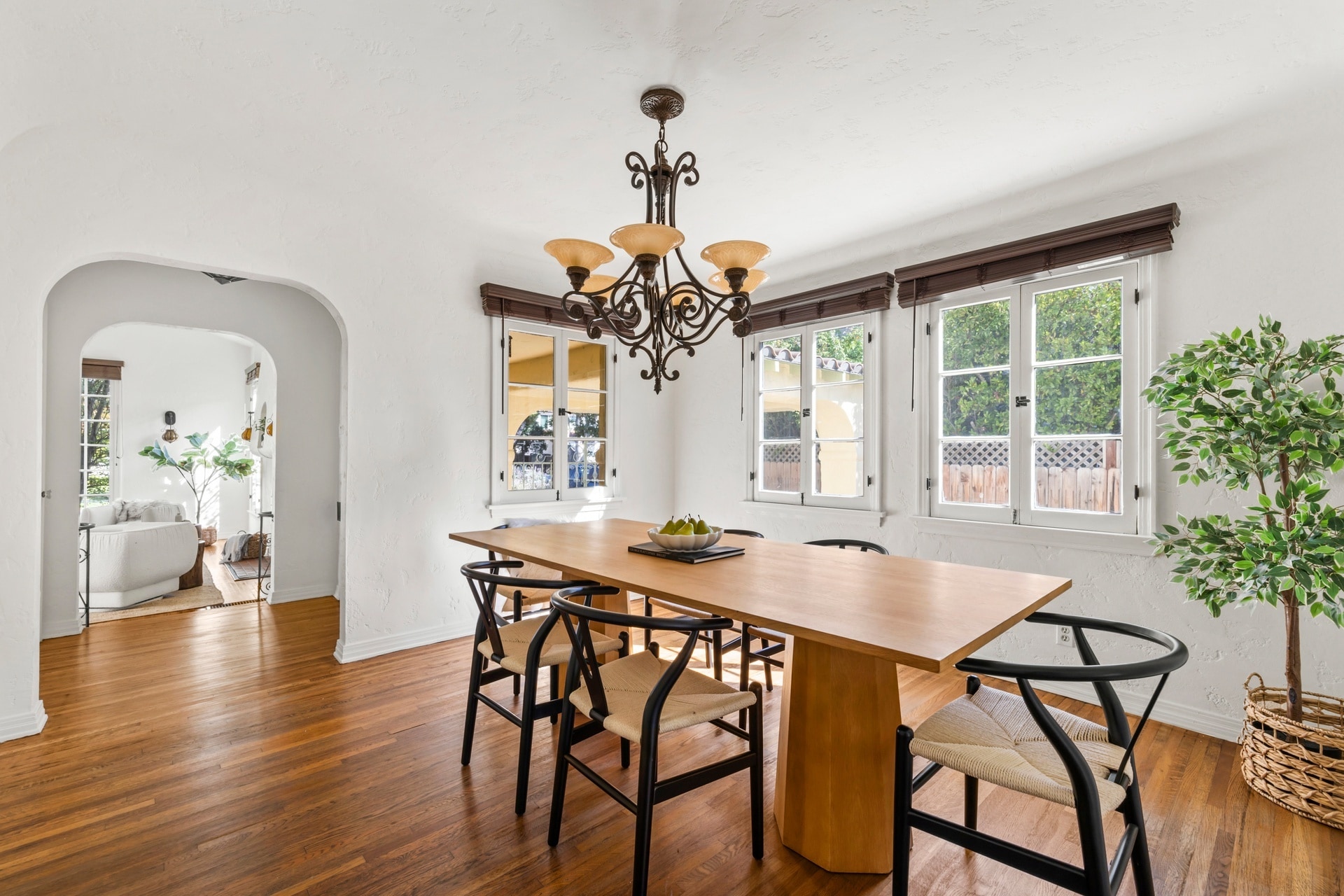 Building Photo - 2327 Midvale Ave