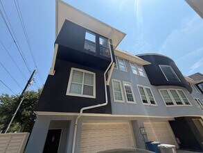 Building Photo - 2320 Stutz Dr