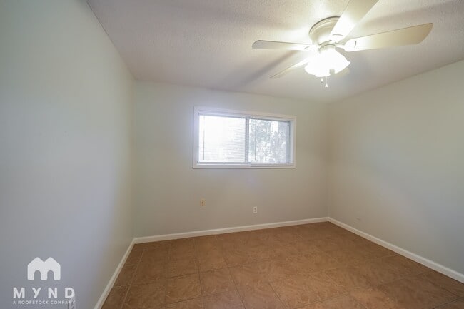 Building Photo - 3020 Normandy Dr