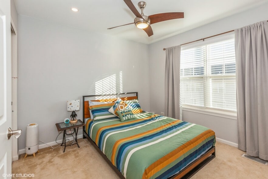 Building Photo - 375 N Commerce St