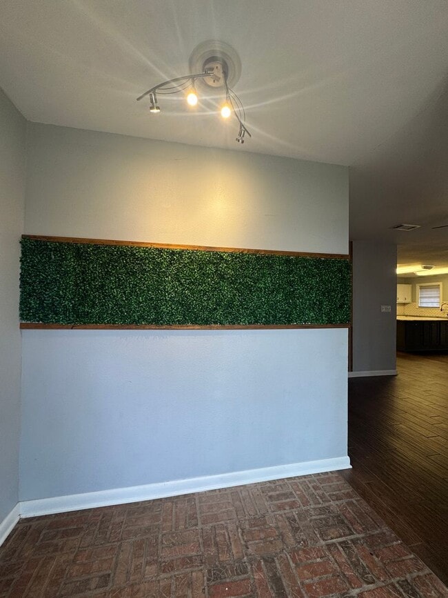 Building Photo - Rental Property