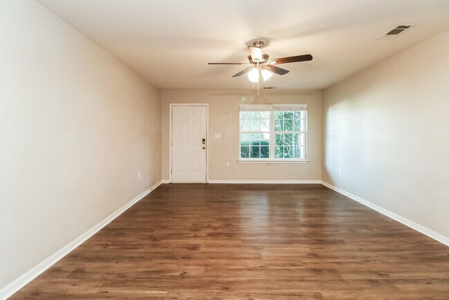 Building Photo - 721 Overlook Rd