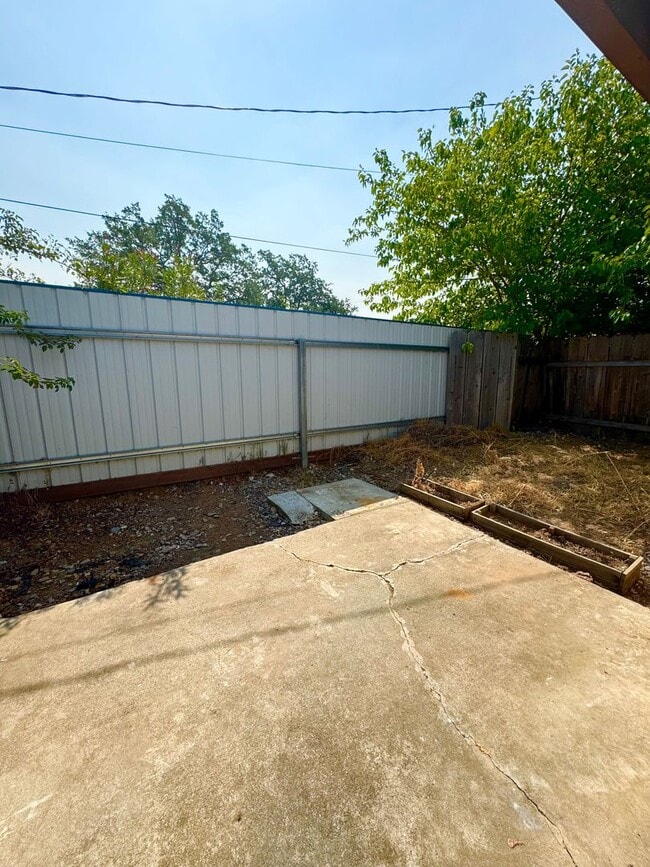 Building Photo - MO558