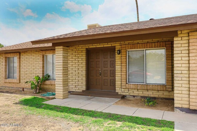 Building Photo - 617 E Calle Bolo Ln