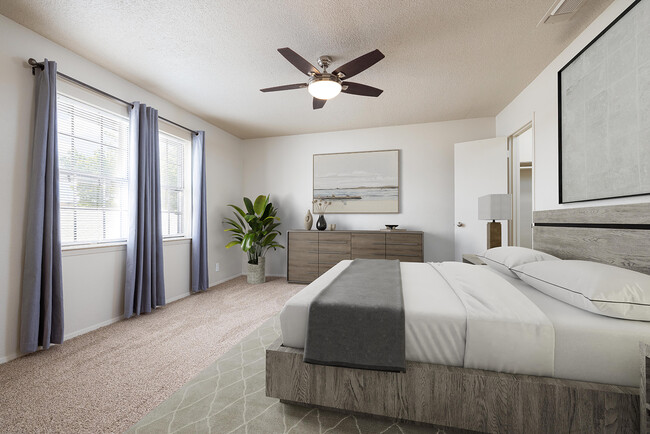 Building Photo - 1940 Leslie Dr