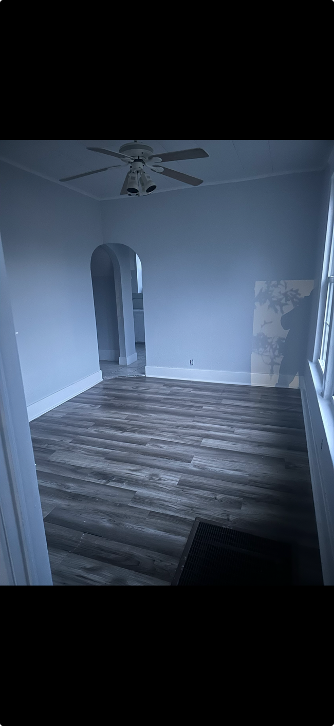 Building Photo - 222 S 13th St