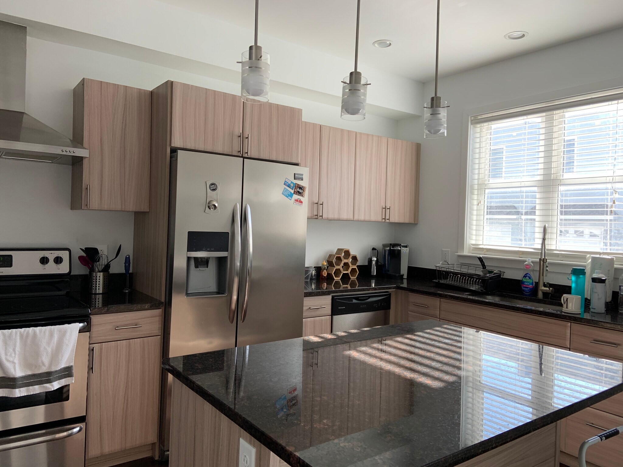 Building Photo - 2995 Livingston St