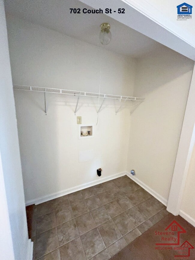 Building Photo - 702 Couch St