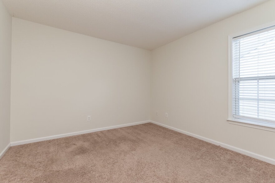 Building Photo - 3740 Ridgefair Dr