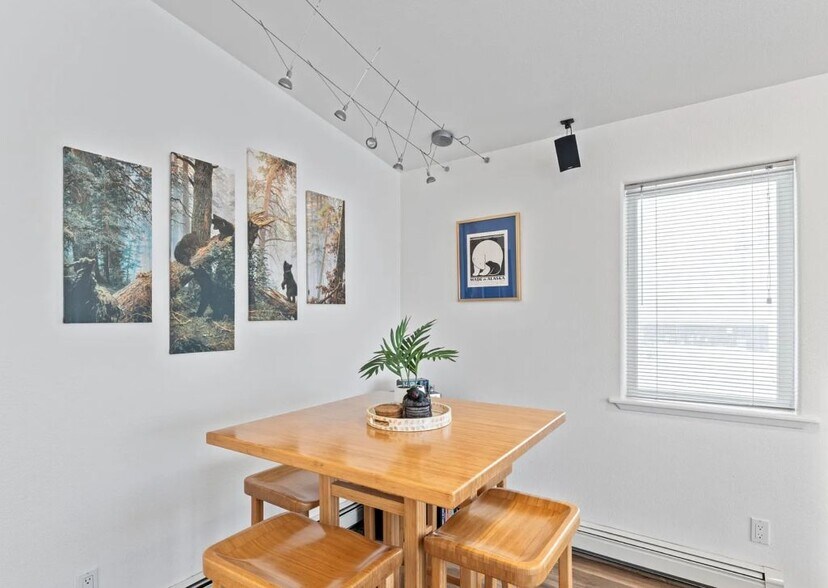 Building Photo - 540 Eyak Dr