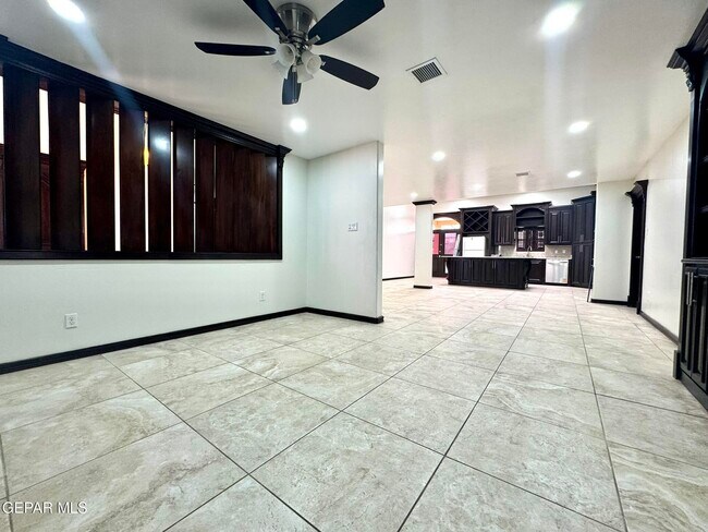 Building Photo - 142 Clairemont Rd