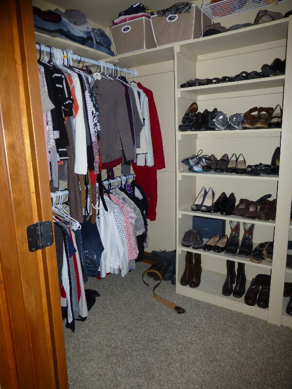 Building Photo - 2025 Lake Hills Dr