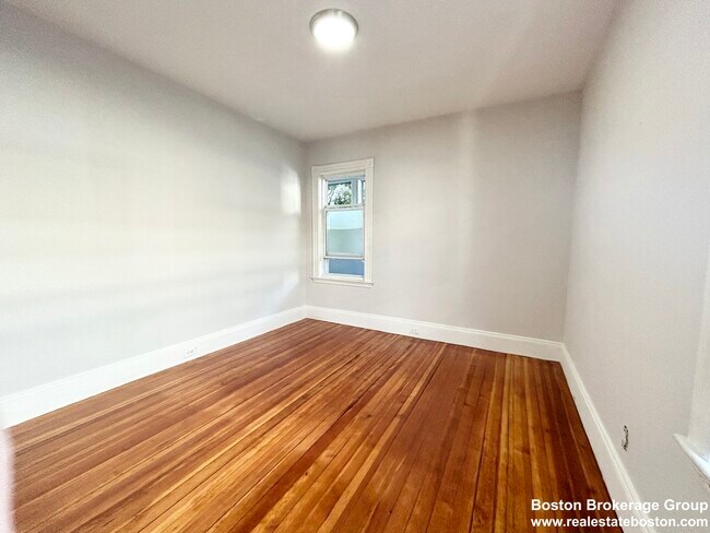 Building Photo - 31 Sudan St