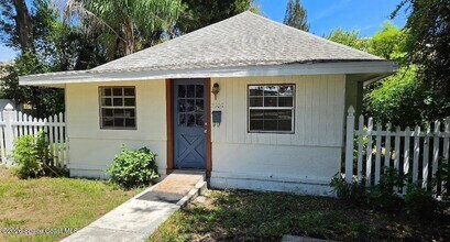 Building Photo - 2101 Hallwood Pl