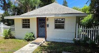 Building Photo - 2101 Hallwood Pl