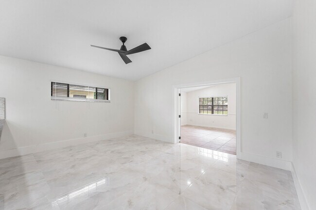 Building Photo - 1531 SW 102nd Terrace