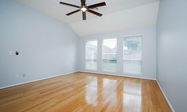 Building Photo - 16207 Waiting Spring Cir