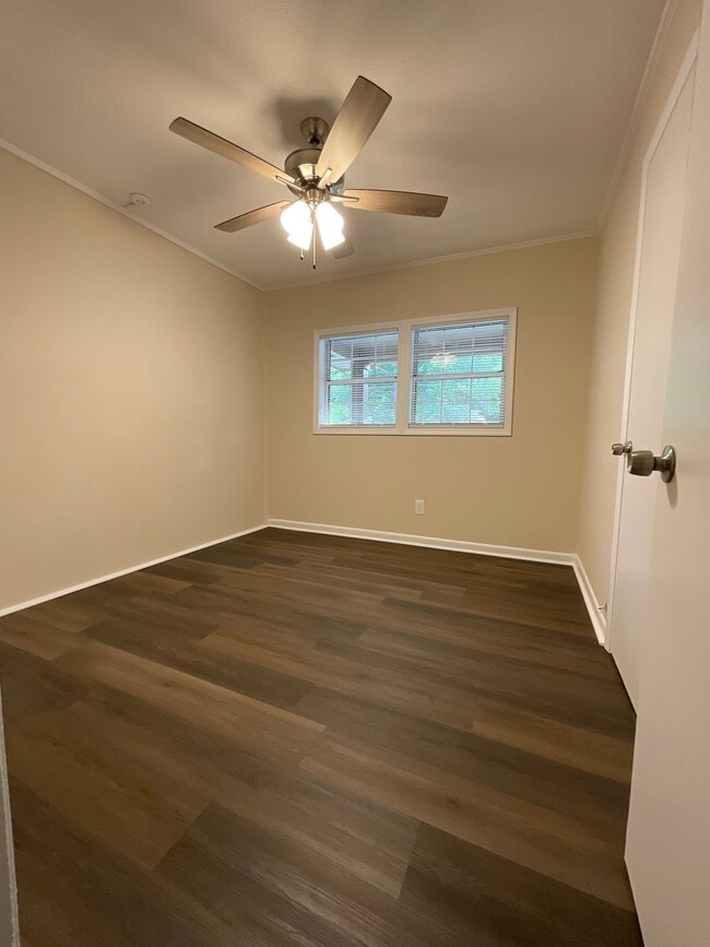 Building Photo - 1210 Dunwoody Dr