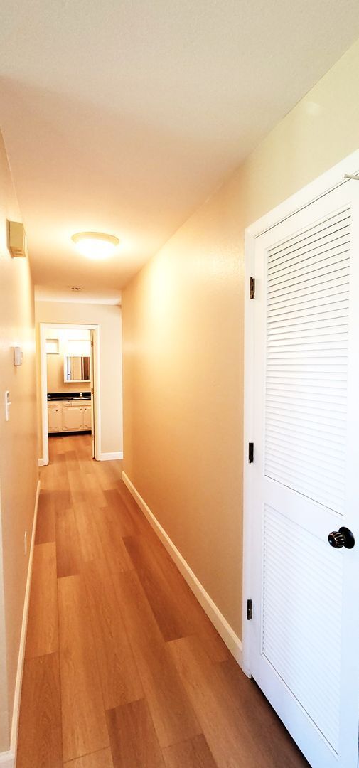 Building Photo - Beautiful 2 Bedroom / 2 Bath Bungalow Next to Hidden Valley Golf Club with Large Private Patio, N...