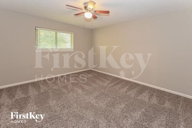 Building Photo - 1022 Romaine Ln
