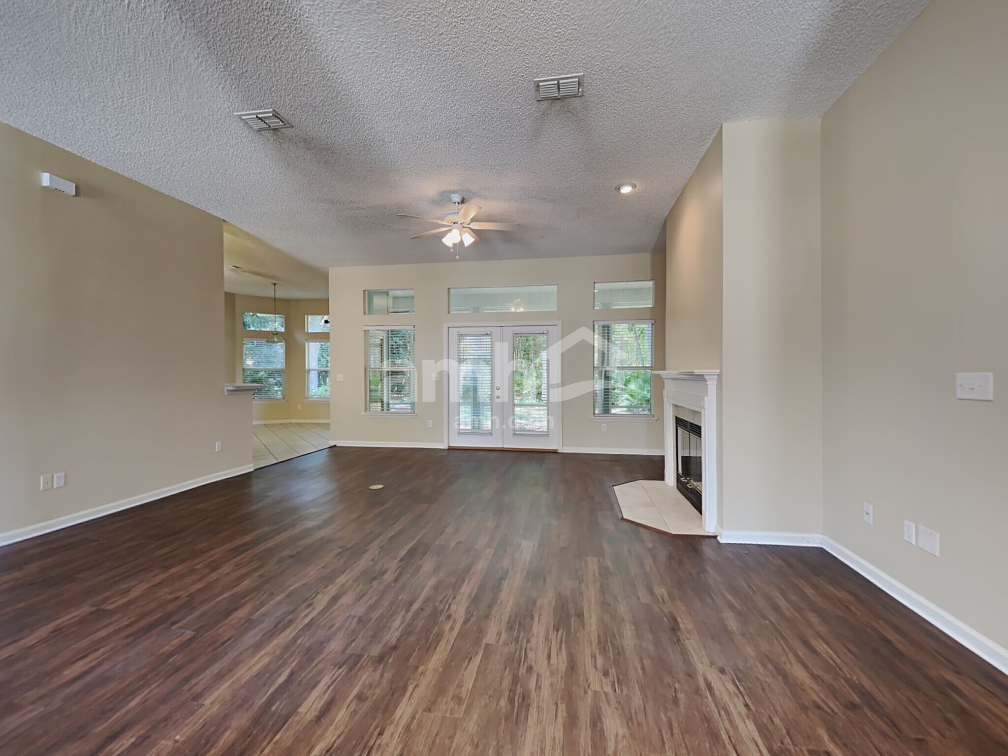 Building Photo - 357 Maplewood Dr