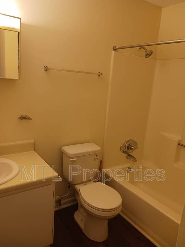 Building Photo - 1674 Eagles Pl