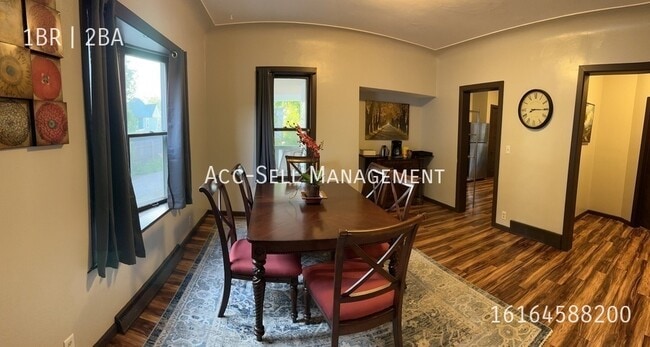 Building Photo - 643 Thomas St SE