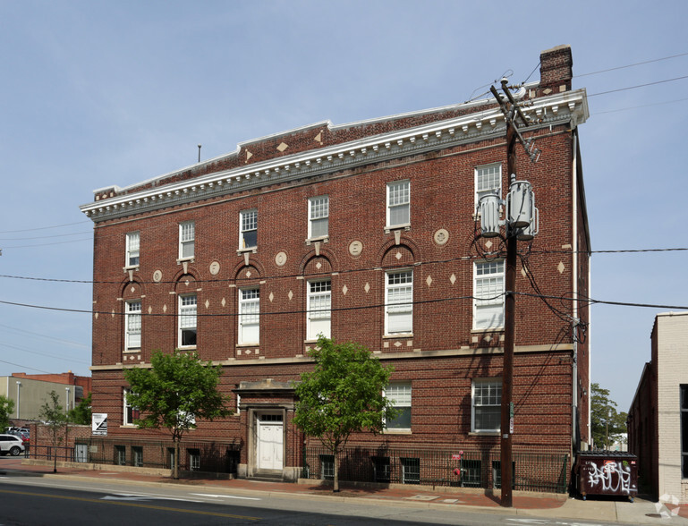 Building Photo - Marshall Street Apartments