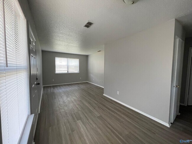 Building Photo - 103 Jodi Dr