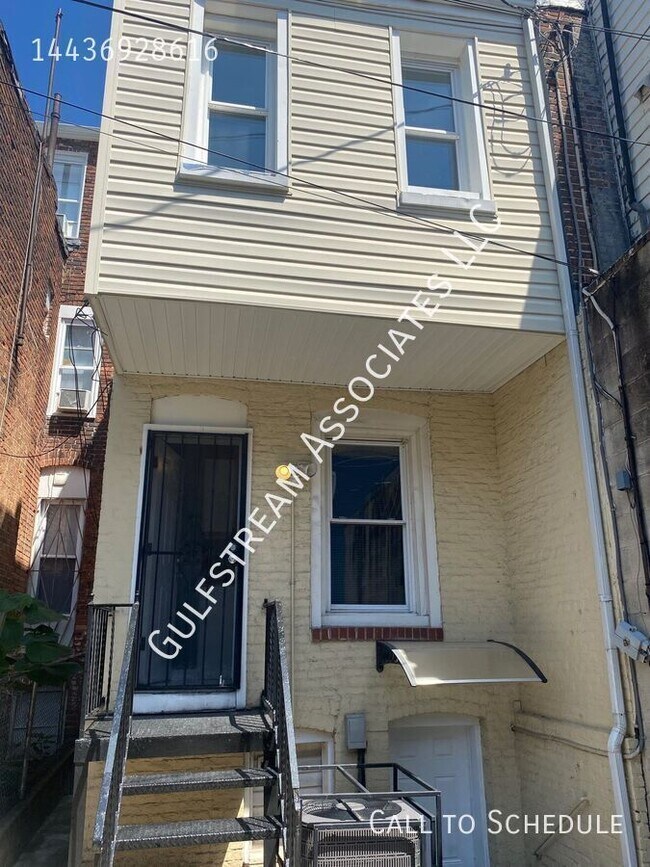 Building Photo - 702 N Kenwood Ave