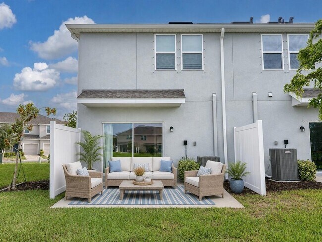 Building Photo - 5739 Archipelago St