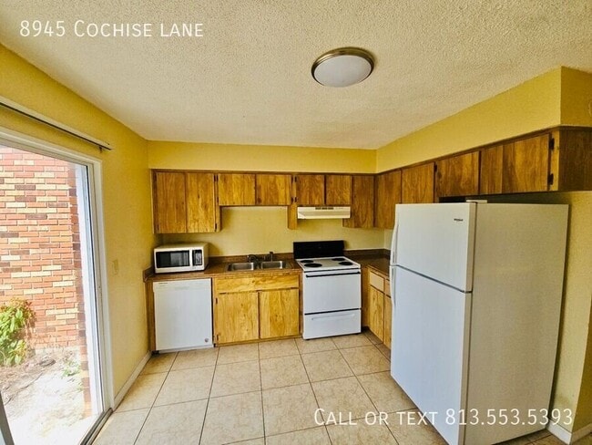 Building Photo - 8945 Cochise Ln