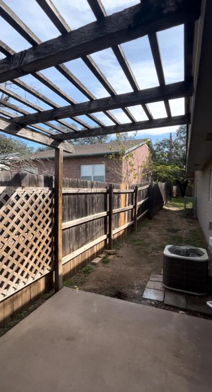 Building Photo - 3105 Vista Ln