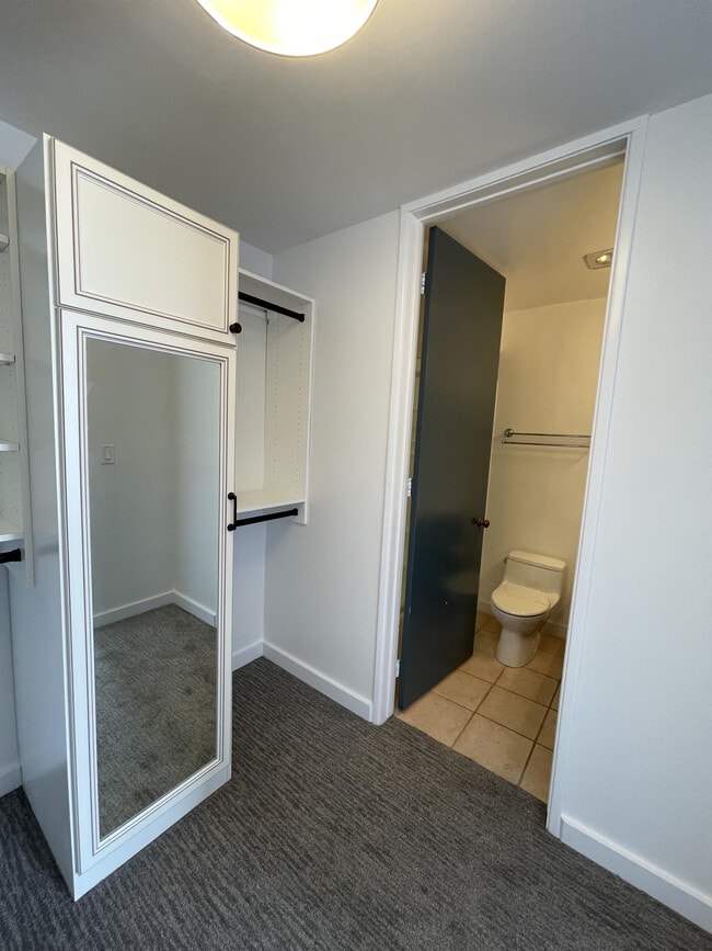 Building Photo - 6455 La Jolla BoulevardUnit 245 Ln