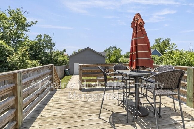 Building Photo - 1507B 14th Ave N