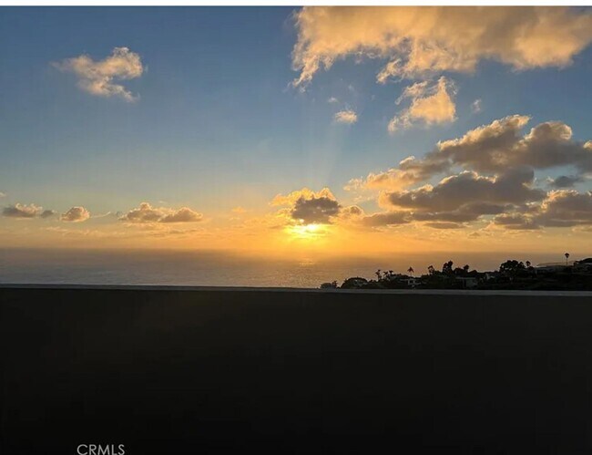 Building Photo - Azari PM-Juccuzi- half acre luxurious landscape-fully chic furniture -  massive lot , 18 fruit tr...