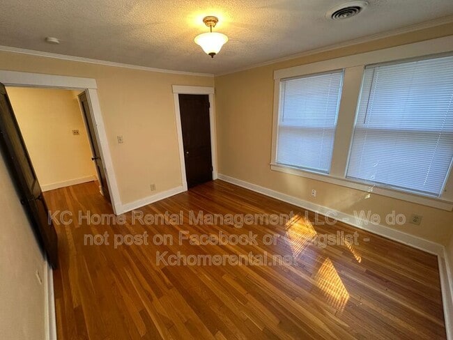 Building Photo - 5119 Grand Ave