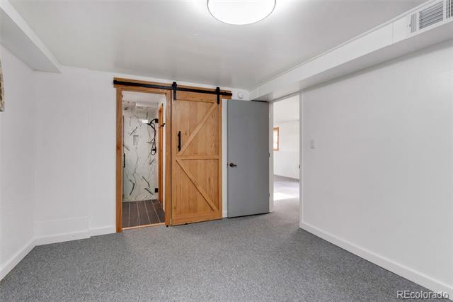 Building Photo - 411 Redwood Dr