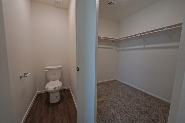 Building Photo - 7415 E 45th Pl