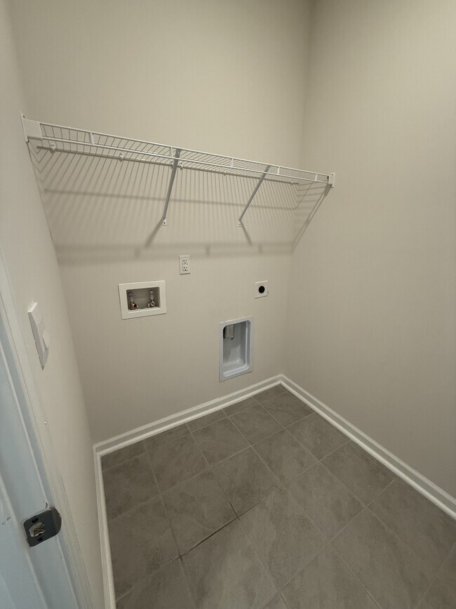 Building Photo - 2672 Pegasus Pl