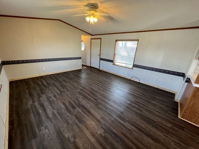 Building Photo - 2 Bedroom 2 Bath Updated Mobile Home in Cliffview Mobile Home Park. Very well kept-up area.